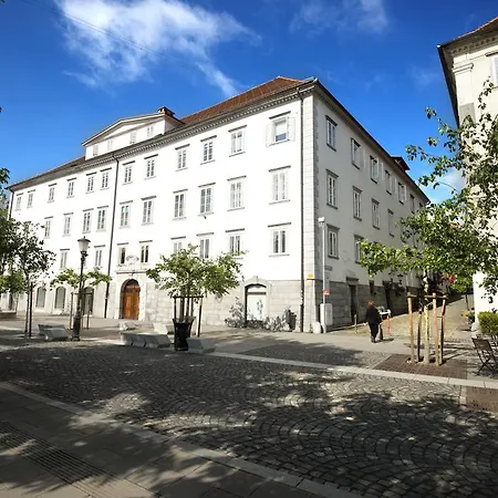 Galeria River Gæstehus