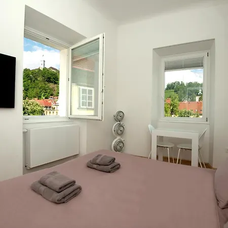 Gæstehus Galeria River 3*