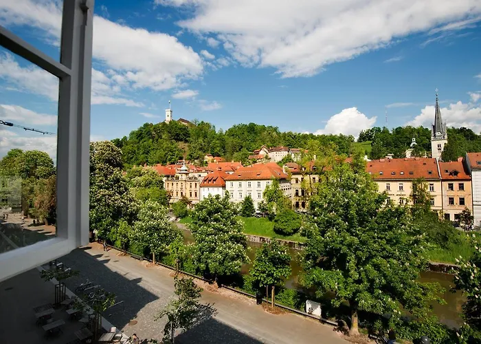 Pensión Galeria River